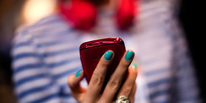 The Guide to Surviving Without Your Smartphone (Infographic)