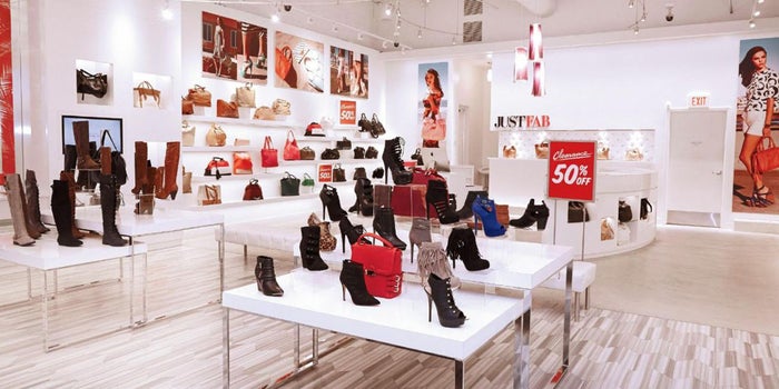 From Clicks to Bricks: How Ecommerce Companies Benefit From Physical Stores