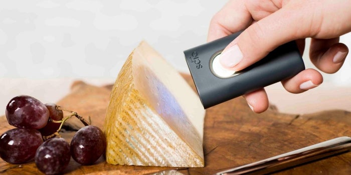 This Handheld Scanner Identifies Pills, Determines Calories and More
