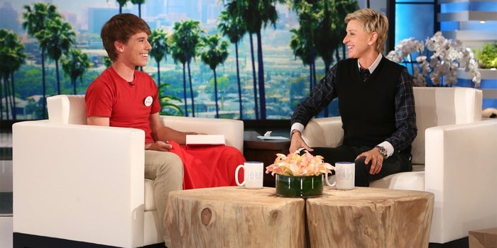'Alex From Target' Quits Cashier Gig to Pursue Movies, Music and National Tour