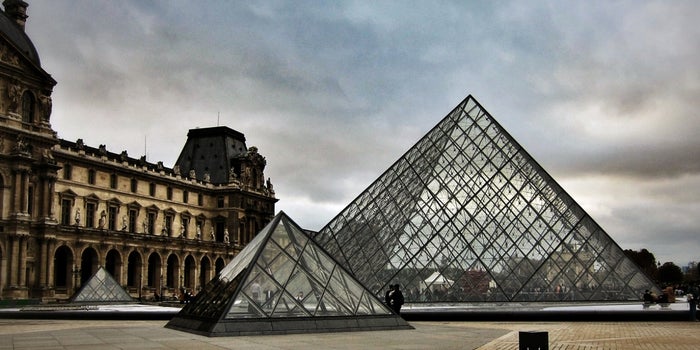 Chinese Billionaire Treats 6,400 Employees to a Free Vacation in France