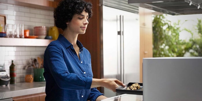 Super 'Smart' Oven Won't Screw Up Dinner
