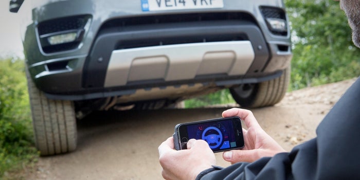 This Phone-Controlled Range Rover Helps You Get Out of a Jam