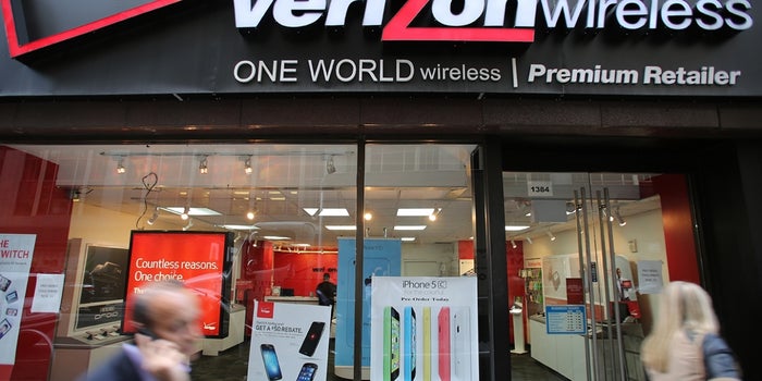 After Breach, Verizon Drops Yahoo Purchase Price by $350 Million