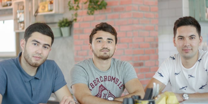 Interiors For Your F&B Startup: Friends' Avenue Café Has Personality