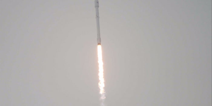 SpaceX Postpones Falcon Rocket Launch for Second Straight Day