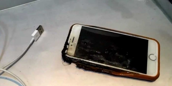 Report: iPhone Catches Fire Mid-Flight