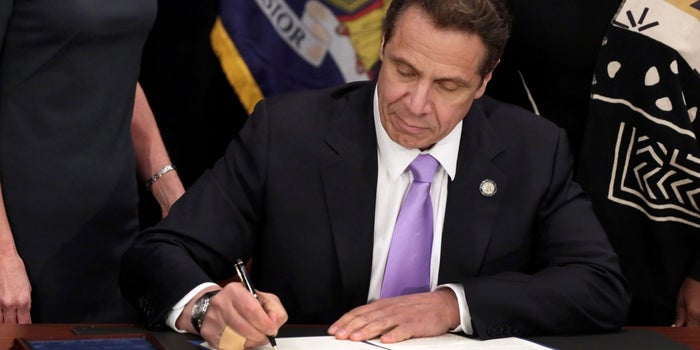 New York and California Governors Sign $15 Minimum Wage Laws