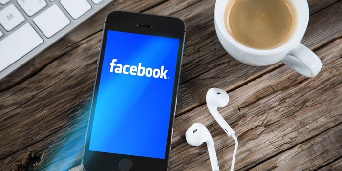 Facebook va contra Periscope