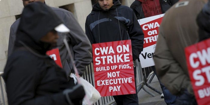 Verizon Says Strike Causing Delays in Service for New Customers