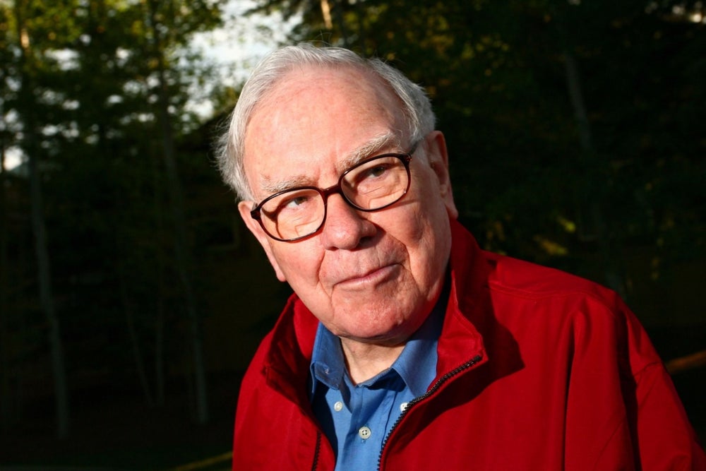 Warren Buffett: 5 Things You Can Learn From the Man Who Invested $1 Billion in Apple