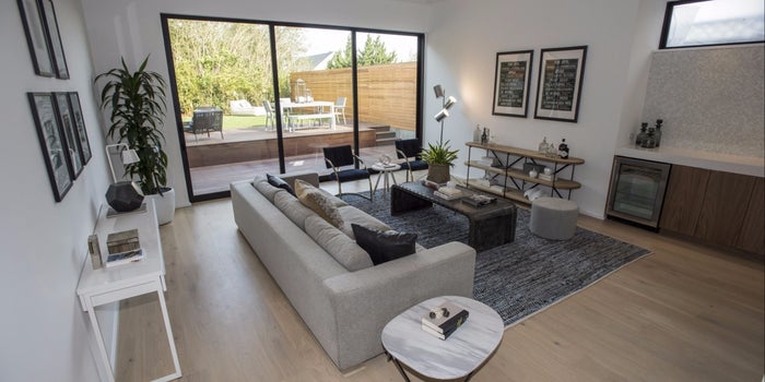 Hot Hosts Get the Most Airbnb Bookings - Start Up Your Day