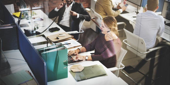 How to Train Your B2B Customer Support Team to Build a Loyal Customer Base