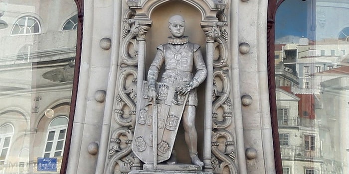 Selfie Gone Wrong Fells 126-Year-Old Statue of Portuguese King
