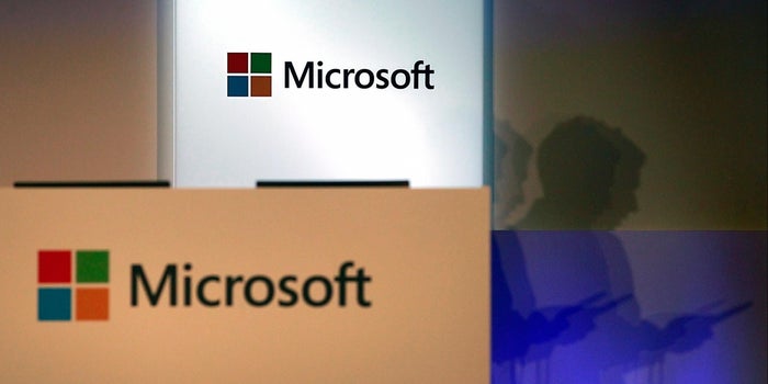 Microsoft Retreats in Smartphone Battle, Laying Off More Than a Thousand