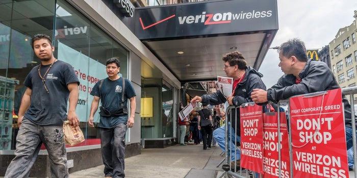 Verizon, Unions Agree to Pay Raises, New Jobs to End Strike