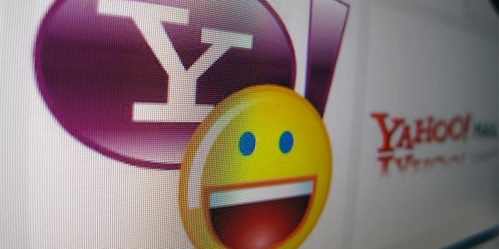 AT&T Seeks to Top Verizon's Bid for Yahoo