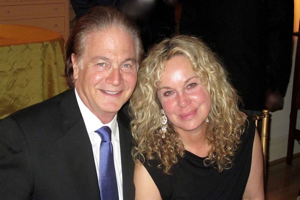What Entrepreneurs Can Learn From The Couple Who Uses Storytelling Skills to Sell Dream Homes
