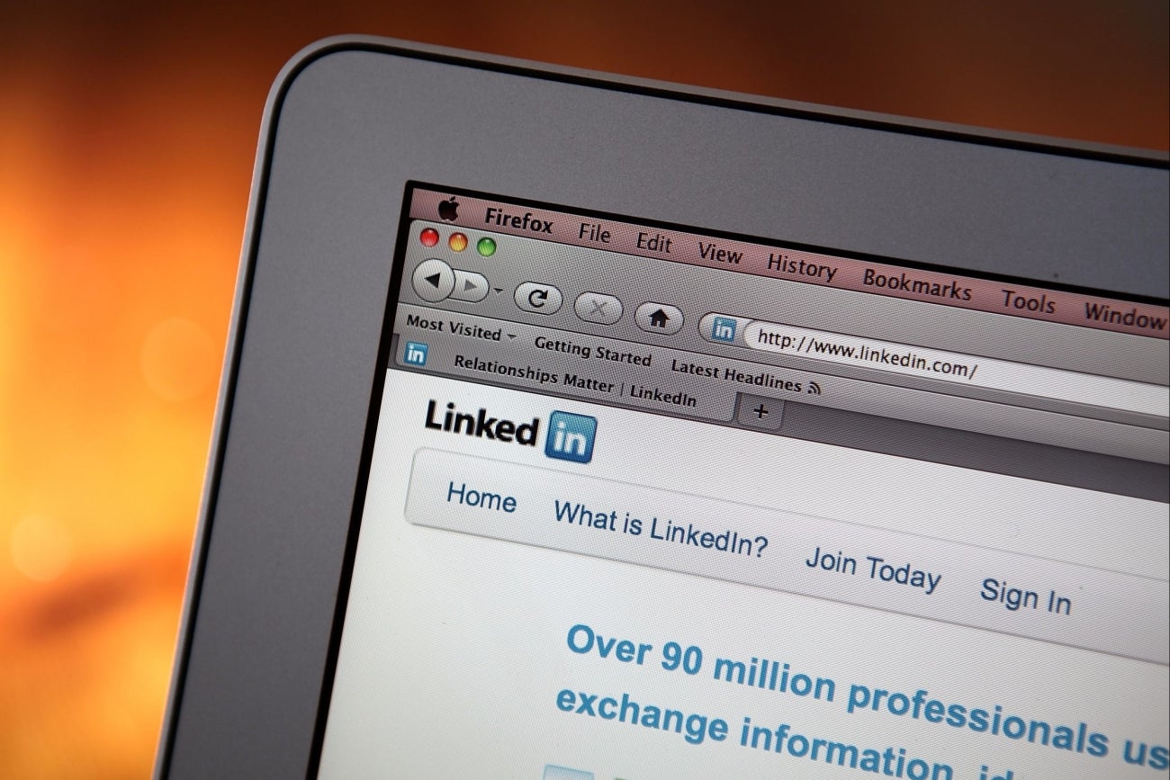 10 Things Your LinkedIn Profile Should Reveal in 10 Seconds