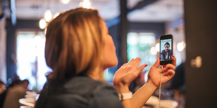 How to Keep Your Love Strong While Travelling for Business