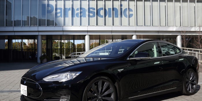 Panasonic to Raise Funds for Tesla Plant