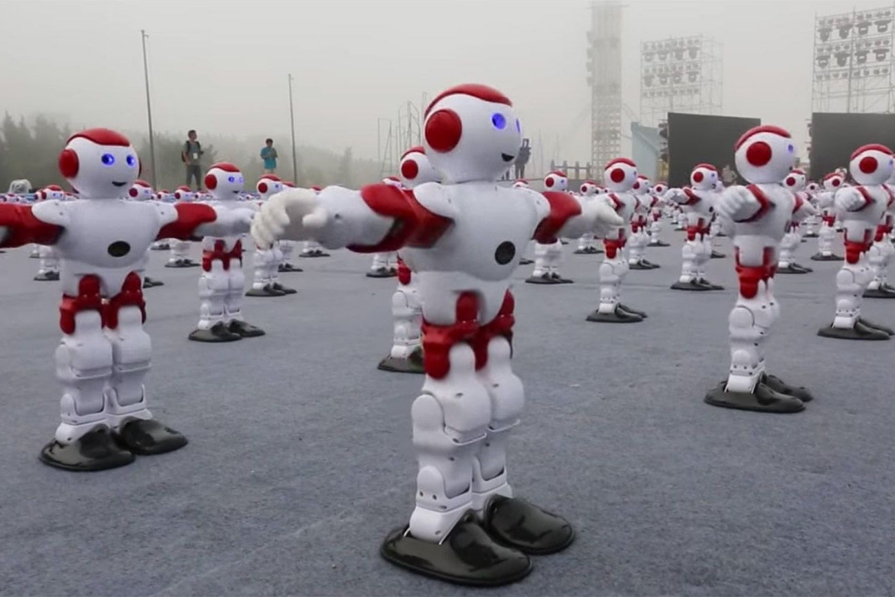 Watch 1,000 Robots Dance in Unison and Set a World Record