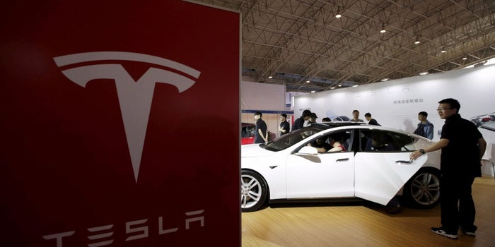 Tesla Wins U.S. Antitrust Approval to Buy SolarCity
