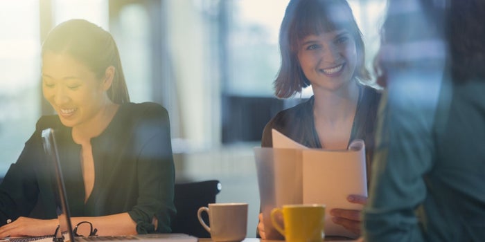 8 Ways to Stay Positive Regardless of What Is Going on Around You