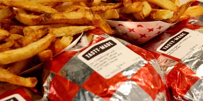 People Are Saying Chipotle's New Burger Joint Is a Rip-Off of In-N-Out and Five Guys