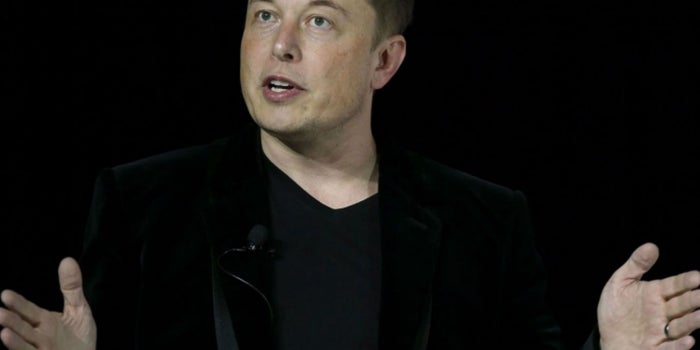 La inteligencia artificial podría destruir al internet: Elon Musk