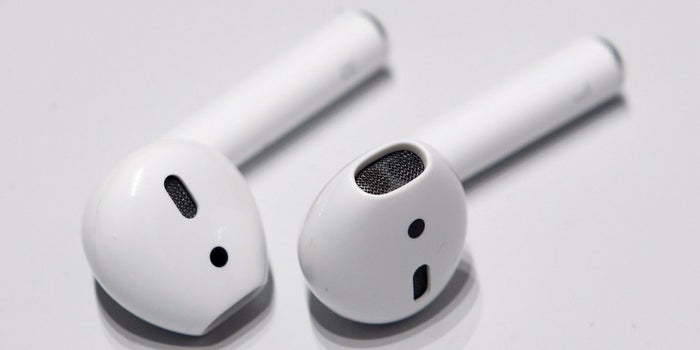 Apple AirPod Headphones Available for Sale After 2-Month Delay