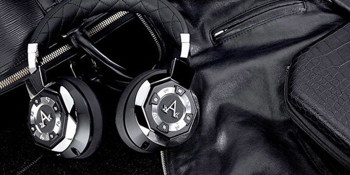 3 Reasons Why You Should Listen to Music at Work