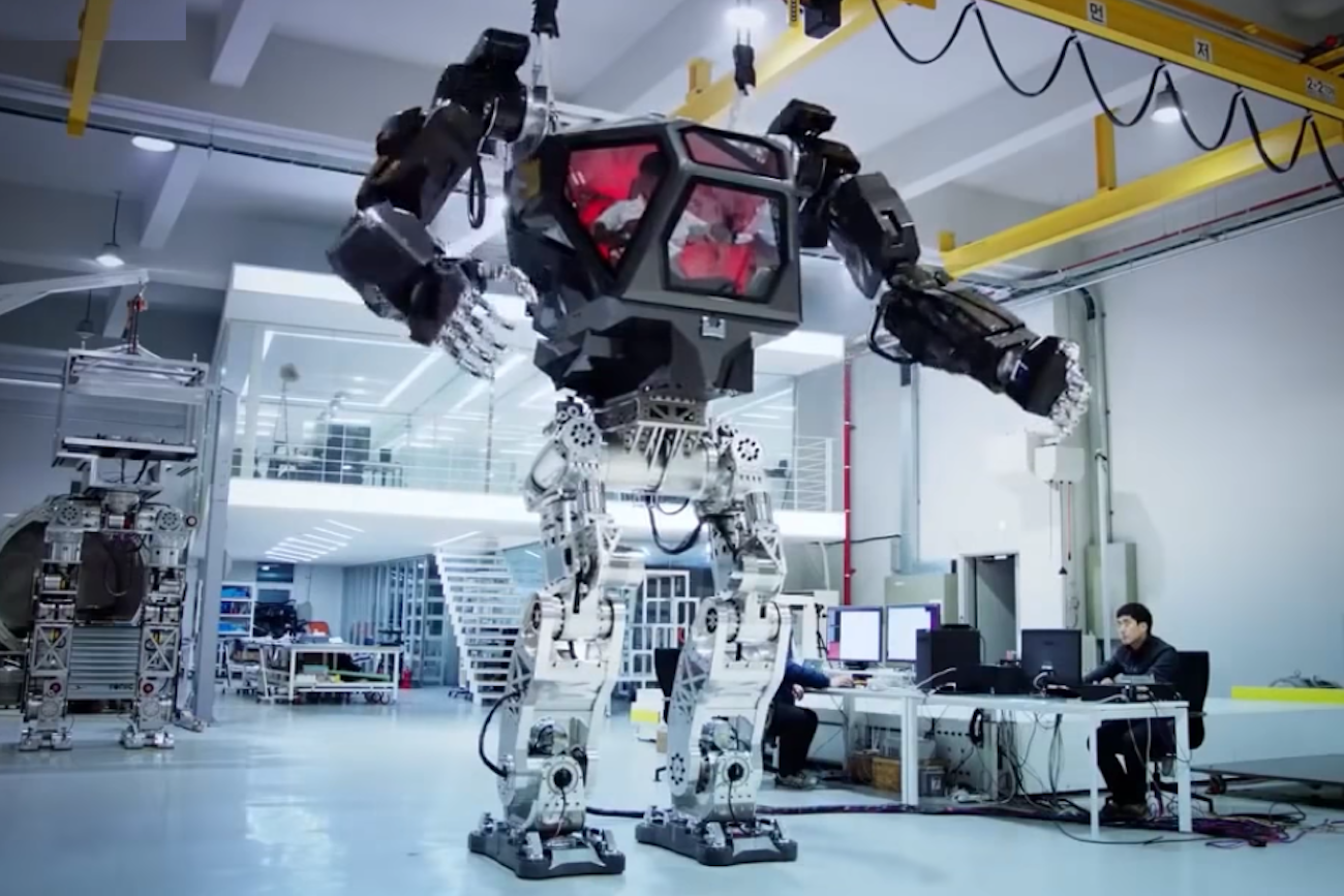 This Robot Is Huge and No One Knows Why It Was Built