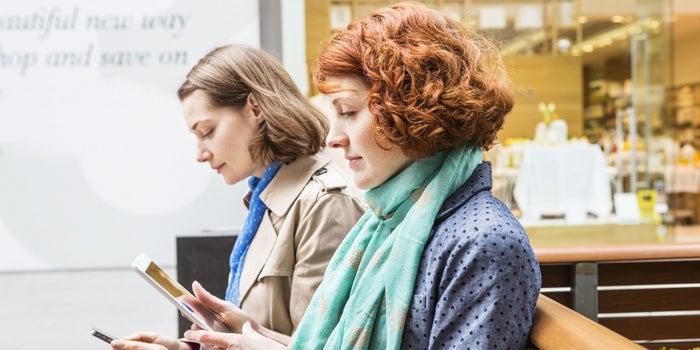 How Reviews Influence Women's Shopping Decisions (Infographic)