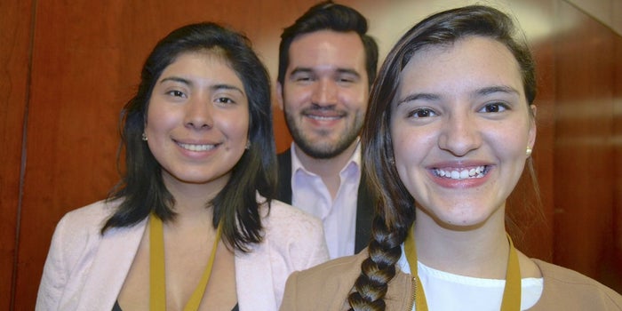 Los 3 jóvenes mexicanos que quieren ayudar a 10 millones de refugiados