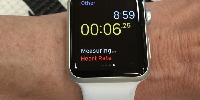 AI-equipped Apple Watch Can Detect Irregular Heartbeat and Signs of a Stroke