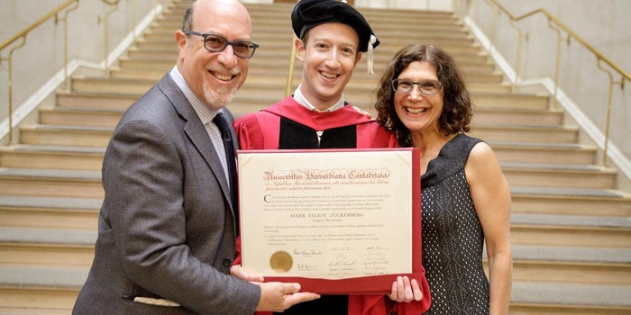 #3 Key Lessons New Grads can Learn from Mark Zuckerberg's Speech