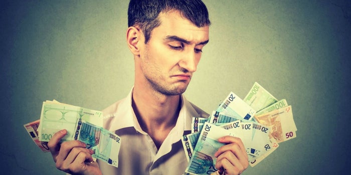 ¿Mezclas tu dinero con el de tu empresa? ¡No lo hagas más!