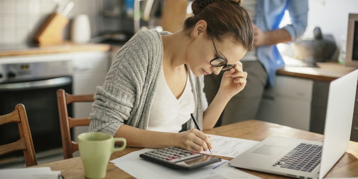 4 Money Habits That Separate Building Wealth From Just Making a Living