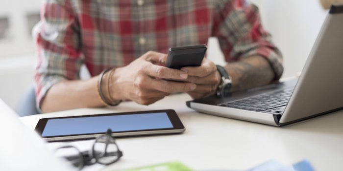 Ask the Etiquette Expert: 8 Rules for Texting at Work