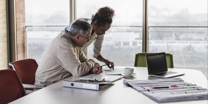4 Reasons You Need a Mentor Who Is Younger Than You