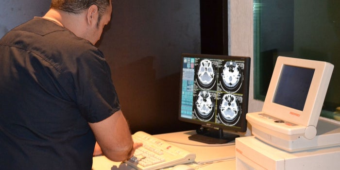 12 razones para invertir en una franquicia, caso: Laboratorio Clínico Polab