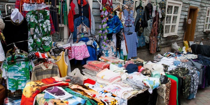 Vende ropa de segunda mano con descuento de hasta 80%
