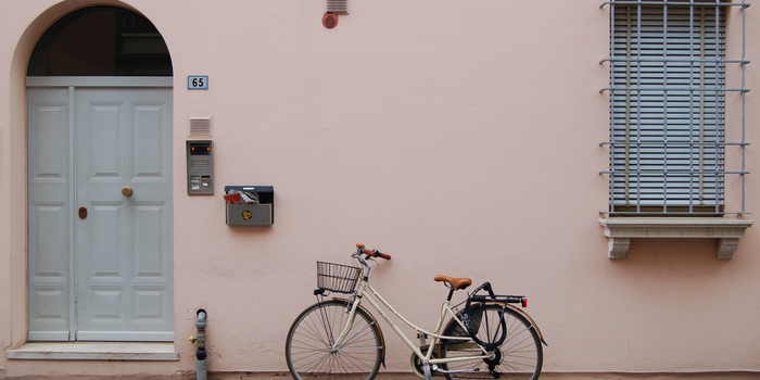 How Two 'Old School' Travel Platforms are Beating Airbnb