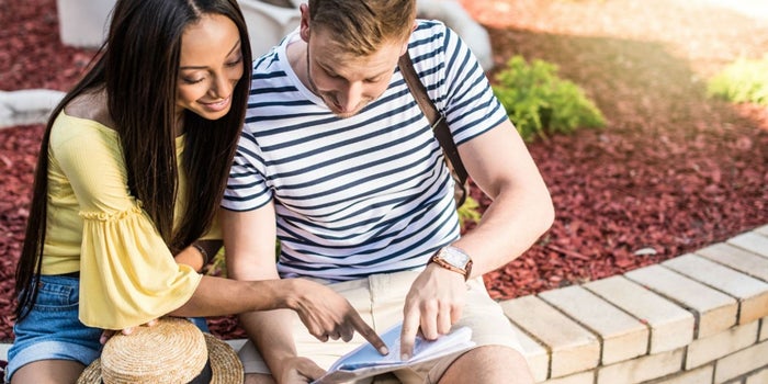 Millennials gastan menos en viajes y entretenimiento de lo que se cree