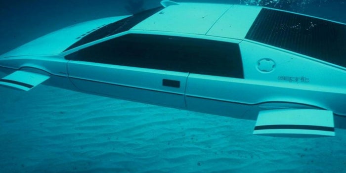 El auto de James Bond que compró Elon Musk