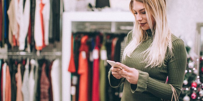 How to Boost In-Store Holiday Purchases With Paid Search
