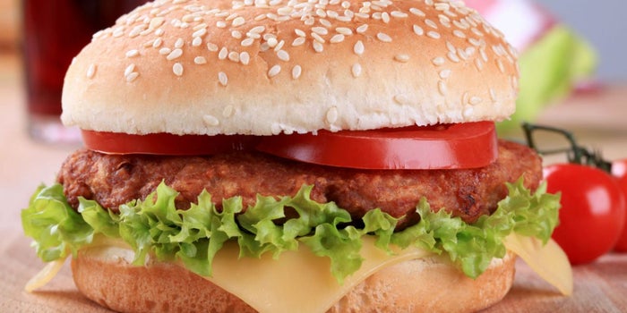 La 'migra' deja sin trabajadores a panadería que hace bollos a McDonald's