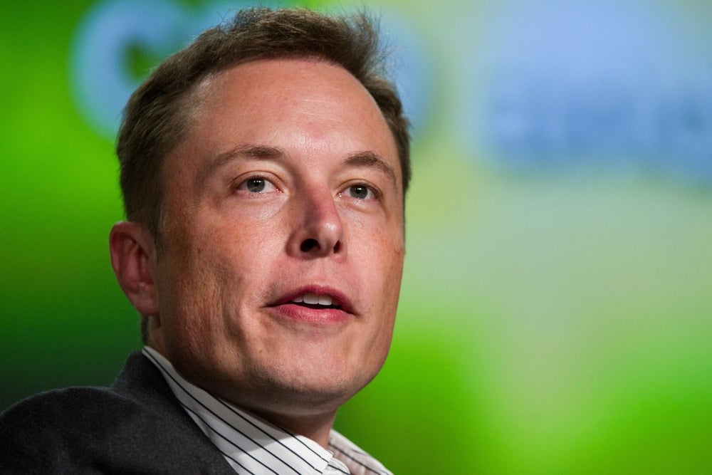 What Do Elon Musk, Oprah Winfrey, Warren Buffett and Other Business Titans Have on Their Desks?