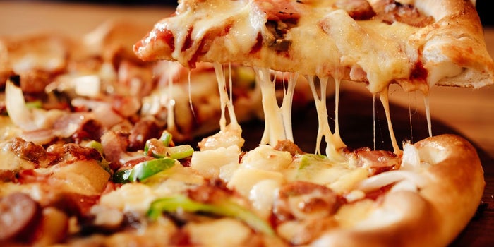 Boston's The Gourmet Pizza, Restaurant & Sports Bar: "Dos experiencias bajo un mismo techo"